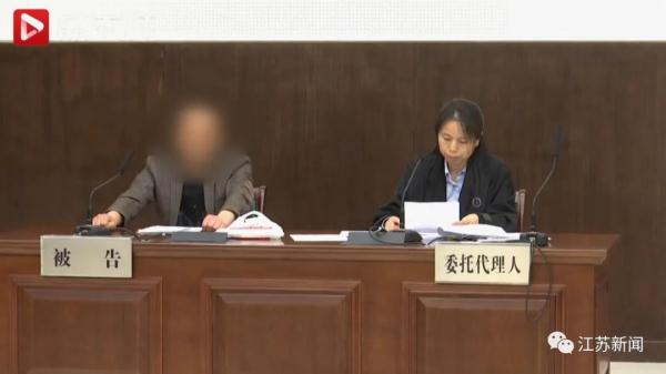 15岁女生玩密室逃脱致手掌骨骨折!家人把商家告上了法庭 15岁女生玩密室逃脱致手掌骨骨折!家人把商家告上了法庭