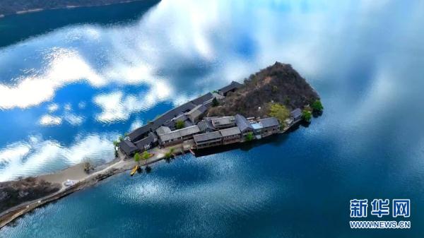 “飞阅”泸沽湖 一池琉璃如诗如画