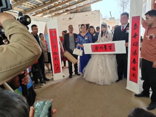 全网祝福！两天救下3人的小伙结婚了