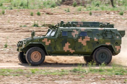 海军陆战队，野外驻训磨利刃！