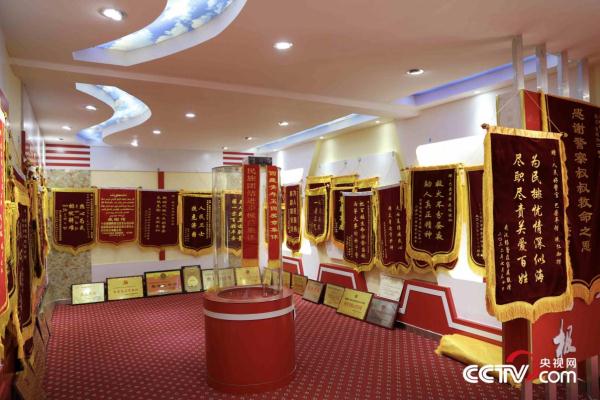 冈仁波齐脚下的派出所：最多一天救援上百人，所长电话被写进旅游攻略