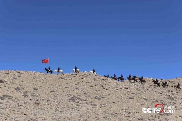 冈仁波齐脚下的派出所：最多一天救援上百人，所长电话被写进旅游攻略