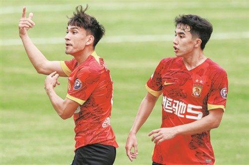 广州队刮起“青春风暴”