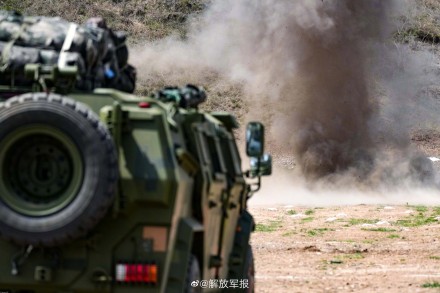 海军陆战队，野外驻训磨利刃！