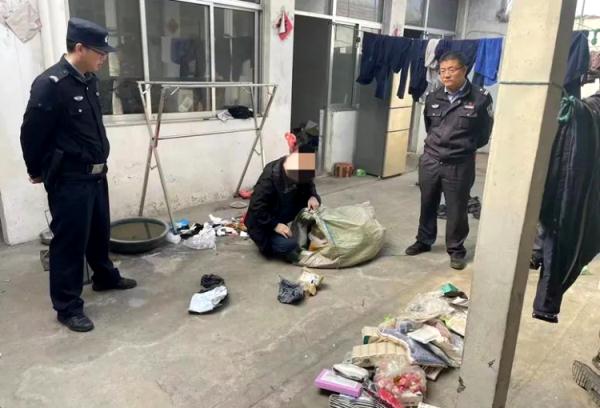 40多件快递被偷!民警迅速破案 40多件快递被偷!民警迅速破案