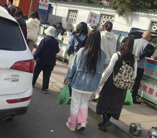 早八不行早市可以！大学生们在沈阳赶早市！爆火！