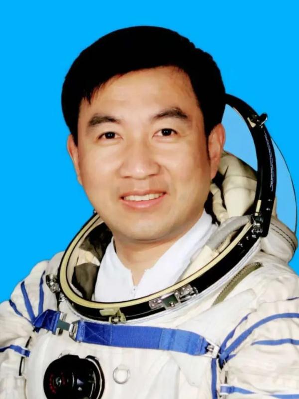 直到退役也未曾飞天！航天英雄该有他们的名字