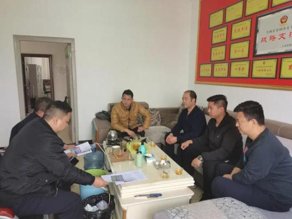 “22年来，我每天都在悔恨中度过…”故意杀人潜逃国外，三代刑警接力破案！