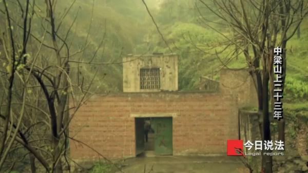 入室盗窃犯下命案潜逃23年，被抓时已成建材老板的他说：终于解脱了……