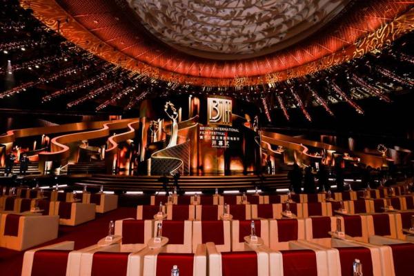 第十三届北京国际电影节开幕，百岁山助力影像之梦绽放光芒