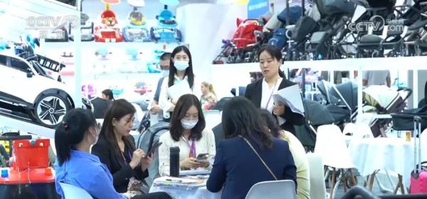 企业向绿色、环保转型 传统玩具打出“智能环保牌” 企业向绿色、环保转型 传统玩具打出“智能环保牌”