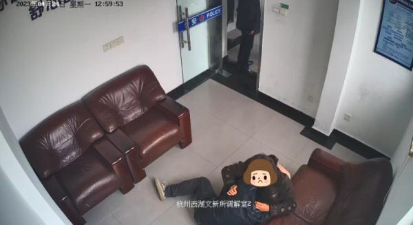 泪目！失联七年的儿子被找到