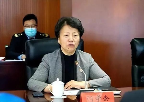女局长落马后装疯卖傻、撒泼耍赖!此前还有贪官装病装“死” 女局长落马后装疯卖傻、撒泼耍赖!此前还有贪官装病装“死”