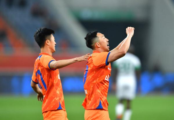 中超综合|青岛海牛大胜北京国安 武汉三镇绝杀梅州客家 中超综合|青岛海牛大胜北京国安 武汉三镇绝杀梅州客家