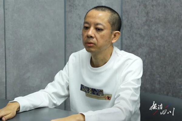 女局长落马后装疯卖傻、撒泼耍赖!此前还有贪官装病装“死” 女局长落马后装疯卖傻、撒泼耍赖!此前还有贪官装病装“死”