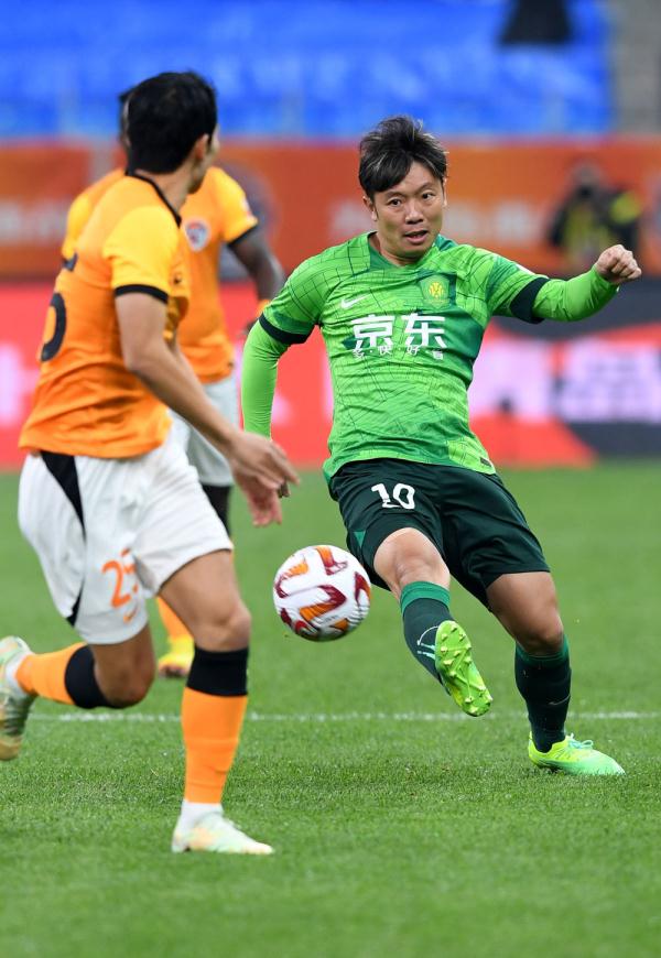 中超综合|青岛海牛大胜北京国安 武汉三镇绝杀梅州客家 中超综合|青岛海牛大胜北京国安 武汉三镇绝杀梅州客家