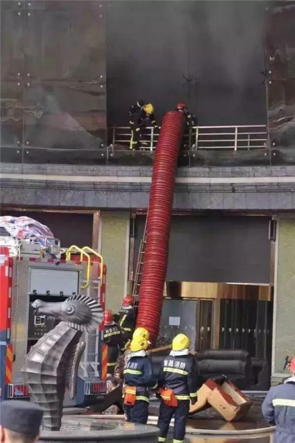 电气焊接,飞溅的不只是火花! 电气焊接,飞溅的不只是火花!
