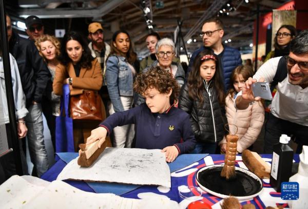 意大利举办国际手工艺展览会 中国手工艺受关注