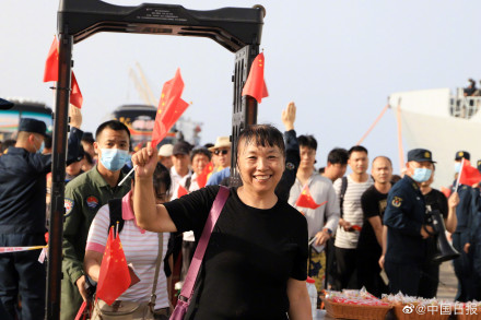回家！撤侨现场安全感爆棚