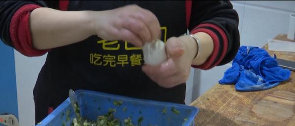 冲上热搜！安徽这对夫妻全网热议！背后的故事太励志！