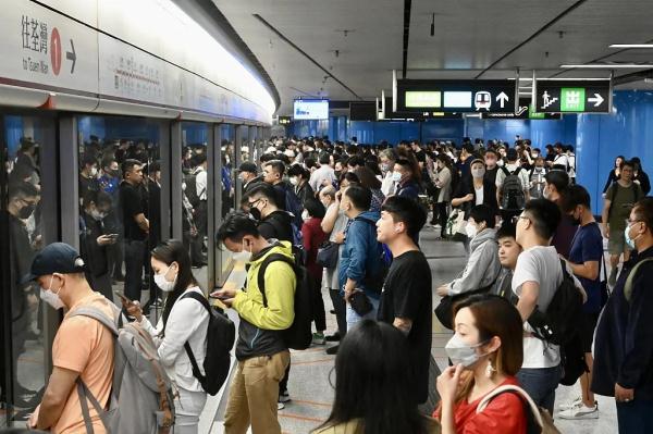 “五一”进出香港人次预计达461万！港铁、巴士：都准备好了