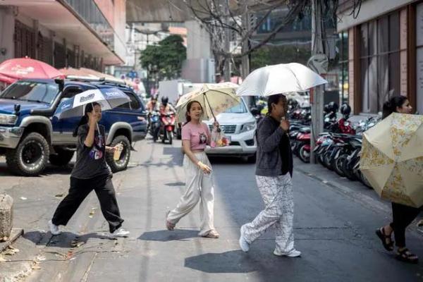 泰国遭遇145年来极端高温天气，体感温度超50℃！泰国政府紧急警告