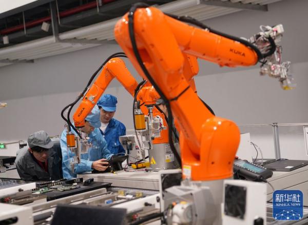 为智能制造立标杆：探访浙江“未来工厂”