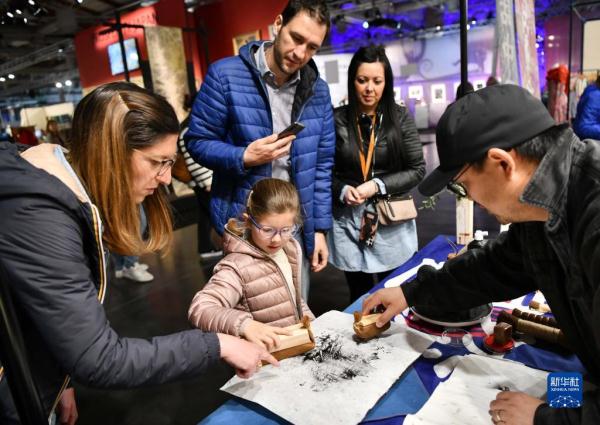 意大利举办国际手工艺展览会 中国手工艺受关注