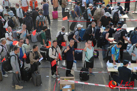 南宁舰微山湖舰紧急撤离在苏同胞 南宁舰微山湖舰紧急撤离在苏同胞