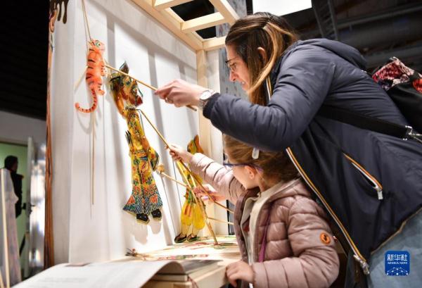 意大利举办国际手工艺展览会 中国手工艺受关注