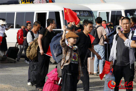 南宁舰微山湖舰紧急撤离在苏同胞 南宁舰微山湖舰紧急撤离在苏同胞