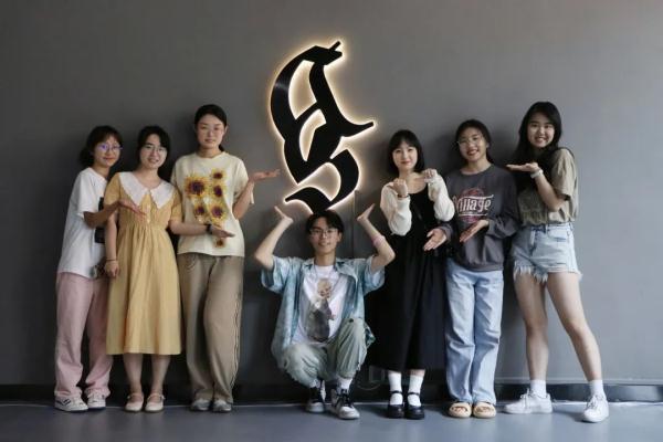 本科生出手！陈祥麟，你的心意学校领了！