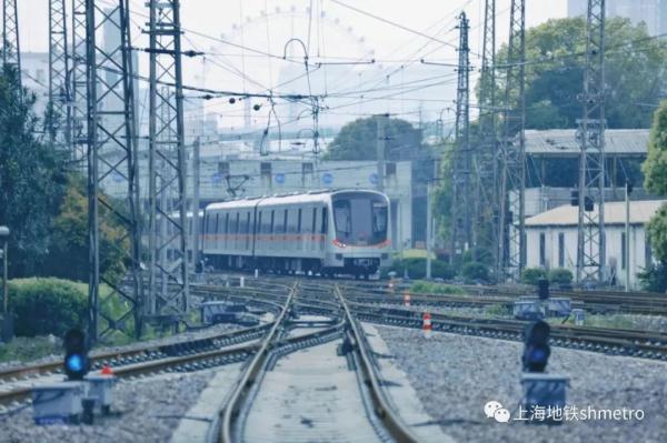 “五一”假期上海地铁1、2、10号线加开定点加班车！本周末6线延时运营