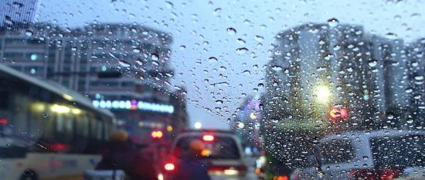 双预警中，北京今天阵风+阵雨，局地扬沙！五一假期天气——