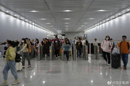 成都南站铁路地铁无缝换乘