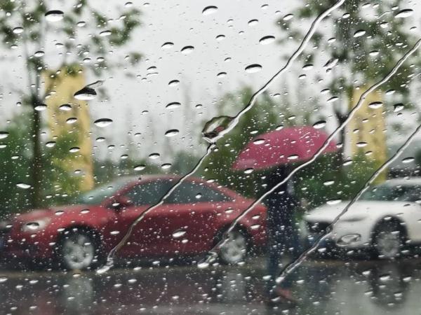 假期第一天，雷雨齐登场！这个“五一”要“泡汤”？