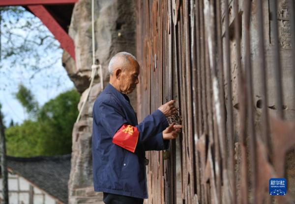 73岁老人守护文物41年