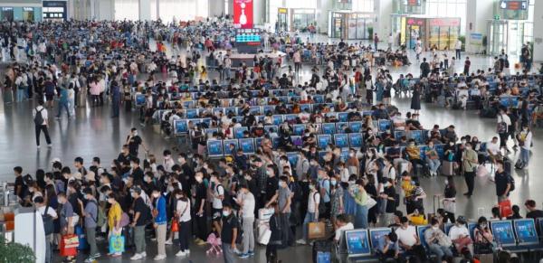 预计今日发送旅客360万人次左右，长三角铁路全力应对持续大客流