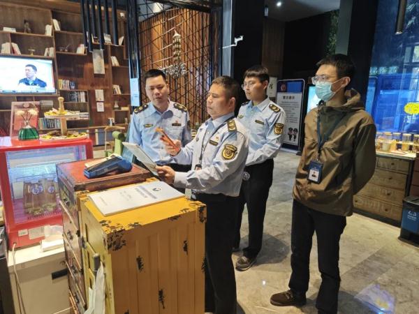 “99元睡酒店大厅沙发”，查了！假的！