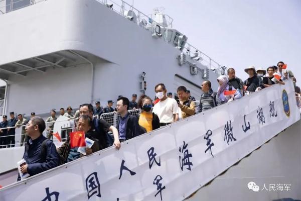 他对比中美撤侨，伤害性极大！