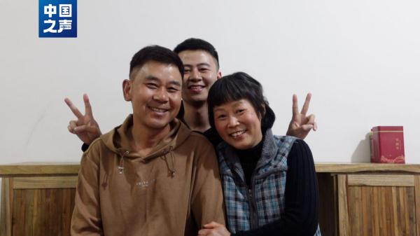 妈妈确诊癌症晚期,小伙决定带她游遍中国 妈妈确诊癌症晚期,小伙决定带她游遍中国