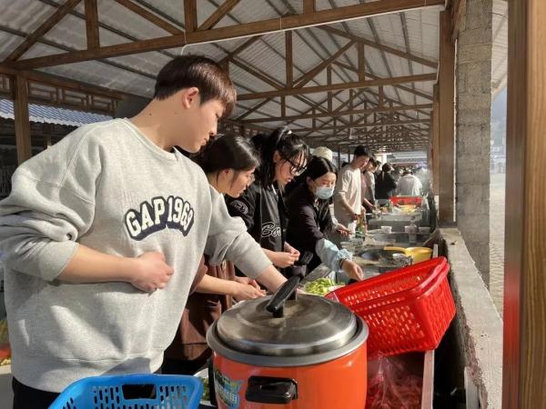他们的劳动课居然直接上综艺，我也想去！什么时候轮到我们啊