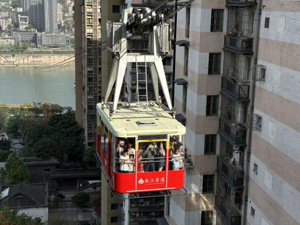 为了方便游客打卡,重庆让出一座跨江大桥 为了方便游客打卡,重庆让出一座跨江大桥