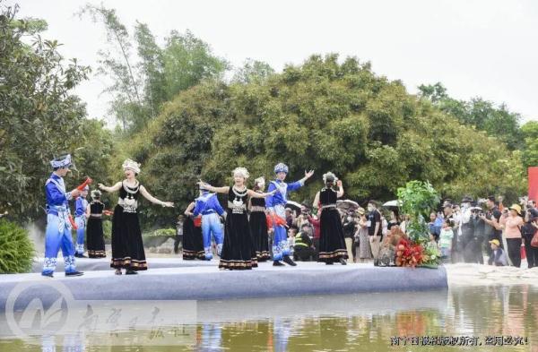 人从众!南宁各大景区客流量暴涨,建议你错峰出行 人从众!南宁各大景区客流量暴涨,建议你错峰出行