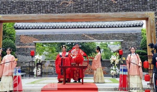 人从众!南宁各大景区客流量暴涨,建议你错峰出行 人从众!南宁各大景区客流量暴涨,建议你错峰出行