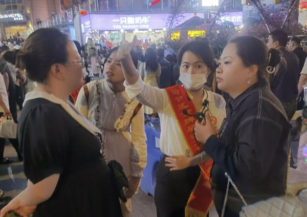 为了方便游客打卡,重庆让出一座跨江大桥 为了方便游客打卡,重庆让出一座跨江大桥