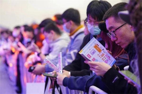 哈尔滨：动漫展点亮“五一”乐趣生活