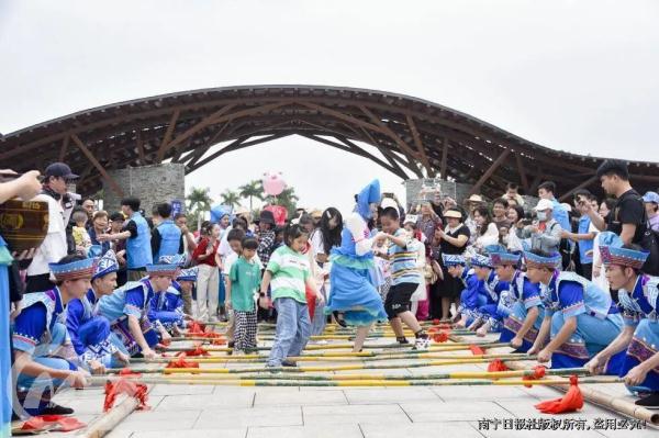 人从众!南宁各大景区客流量暴涨,建议你错峰出行 人从众!南宁各大景区客流量暴涨,建议你错峰出行