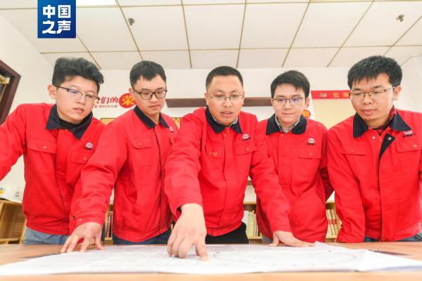 这位全国五一劳动奖章获得者,见证了国产“地下蛟龙”诞生 这位全国五一劳动奖章获得者,见证了国产“地下蛟龙”诞生