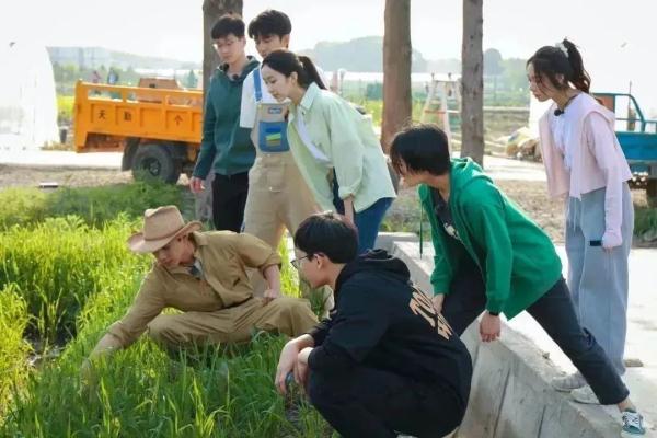 他们的劳动课居然直接上综艺，我也想去！什么时候轮到我们啊